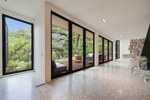 1900 Airole Way, Austin, TX 78704 - interior space