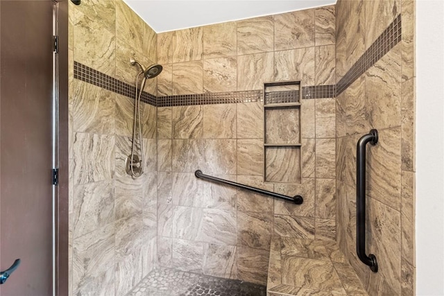 5317 Harvest Ln, Austin, TX 78745 - bathroom with a tile shower