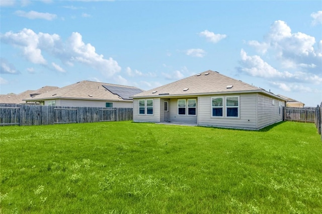 421 Bluejack Way, Hutto, TX 78634 - back of property with a fenced backyard