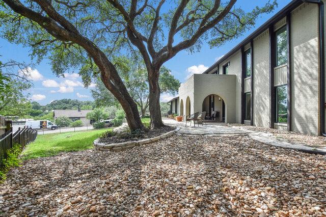 6203 Olympic Overlook Dr, Austin, TX 78746 - view of yard with a patio area
