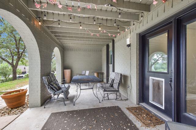 6203 Olympic Overlook Dr, Austin, TX 78746 - view of patio / terrace