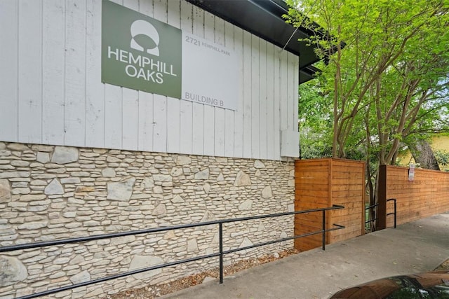 2721 Hemphill Park Unit B103, Austin, TX 78705 - view of side of property