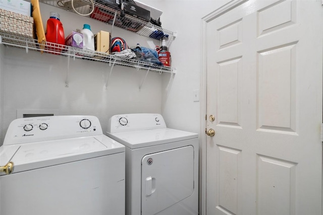 9206 Brents Elm Dr, Austin, TX 78744 - laundry room with washer and dryer