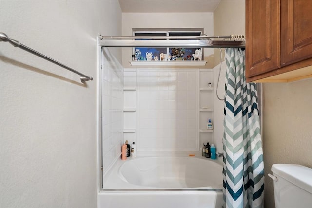 9206 Brents Elm Dr, Austin, TX 78744 - full bath with shower / tub combo with curtain and toilet