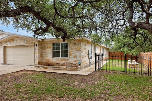 5705 Thunderbird St, Lago Vista, TX 78645 - photo 2