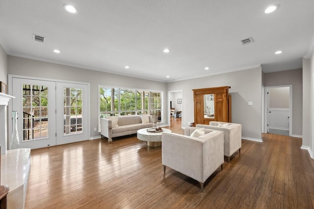 509 Explorer Dr, Lakeway, TX 78734 - living area with recessed lighting, wood finished floors, and crown molding