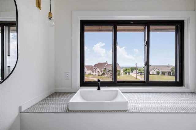 3901 Peak Lookout Dr, Austin, TX 78738 - bathroom with plenty of natural light