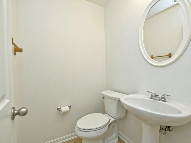 106 S Gadwall Ln, Cedar Park, TX 78613 - half bathroom with baseboards and toilet