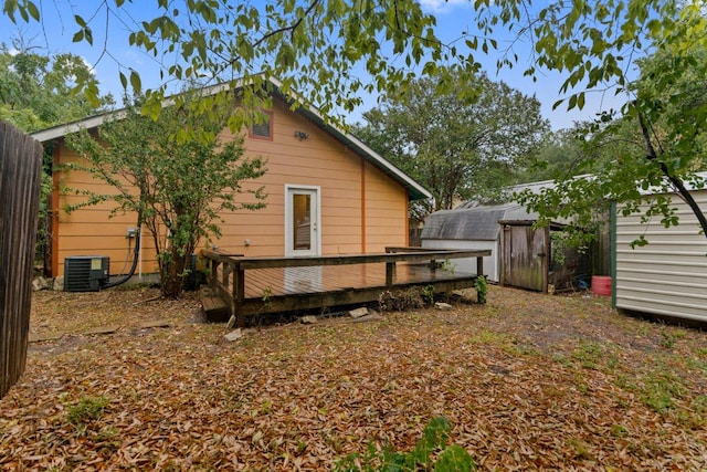 2834 Pearl St, Austin, TX 78705 - view of side of property with a shed and a deck