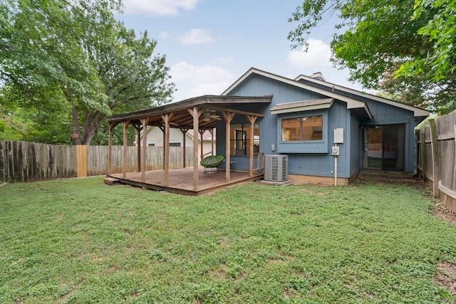 3008 Siskin Dr, Austin, TX 78745 - back of house featuring a fenced backyard and a deck