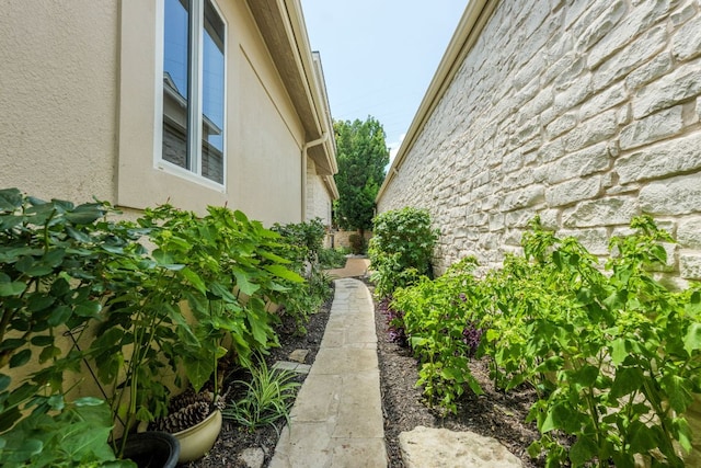 146 Double Eagle Dr, Austin, TX 78738 - view of yard