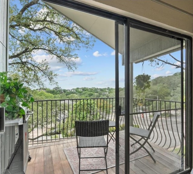6033 Mount Bonnell Cv, Austin, TX 78731 - view of deck