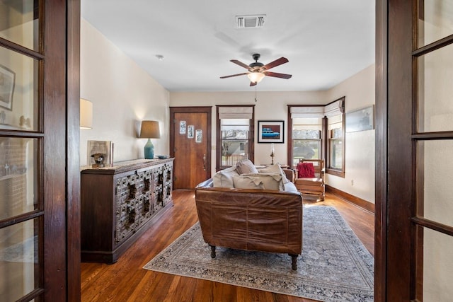 306 S Market St, Flatonia, TX 78941 - living room featuring wood finished floors and ceiling fan