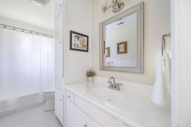 8604 Granada Hills Dr, Austin, TX 78737 - bathroom featuring vanity and shower / bath combo with shower curtain