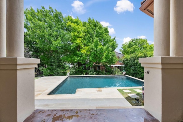 27 Autumn Oaks Dr, The Hills, TX 78738 - swimming pool featuring a patio