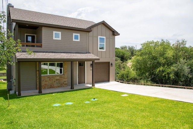 302 Castlehigh Dr, Granite Shoals, TX 78654 - contemporary house featuring board and batten siding, roof with shingles, and concrete driveway