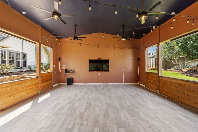 703 Amy Cir, Marble Falls, TX 78654 - unfurnished sunroom featuring a ceiling fan