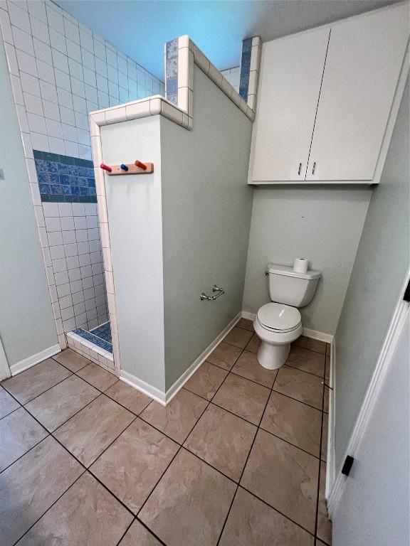 1511 Romeria Dr, Austin, TX 78757 - full bath with tile patterned floors and tiled shower