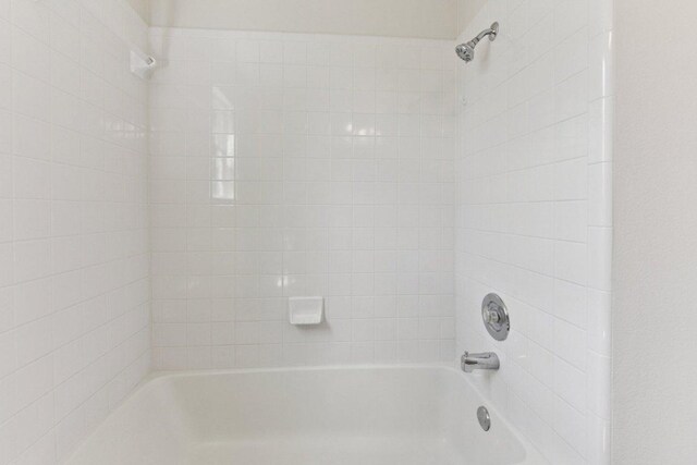 906 Jasmine Trl, Georgetown, TX 78626 - full bath featuring shower / washtub combination