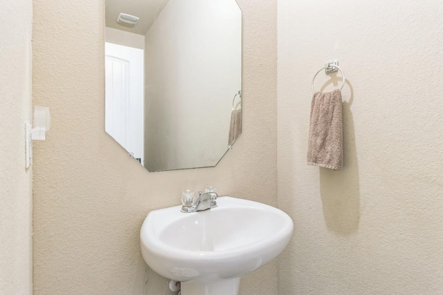 603 Luna Vista Dr, Hutto, TX 78634 - bathroom featuring a sink