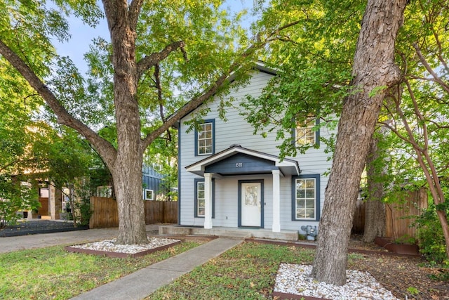 611 W Johanna St, Austin, TX 78704 - american foursquare style home with a porch