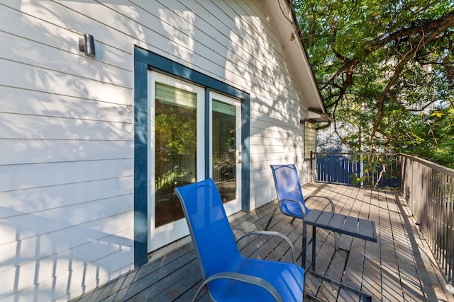 611 W Johanna St, Austin, TX 78704 - view of wooden deck