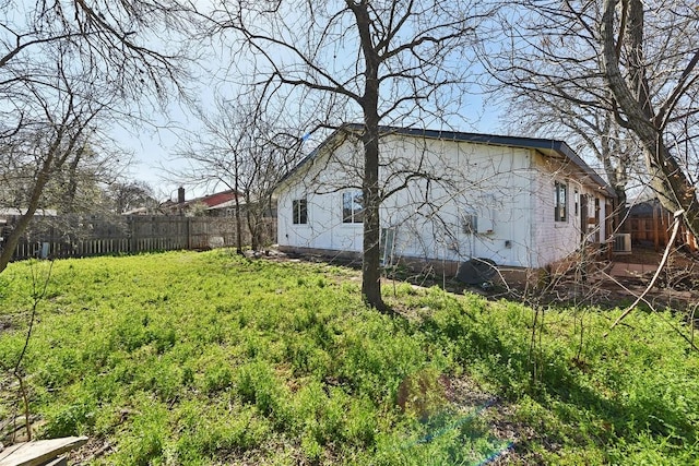 3810 Leafield Dr, Austin, TX 78749 - view of side of property