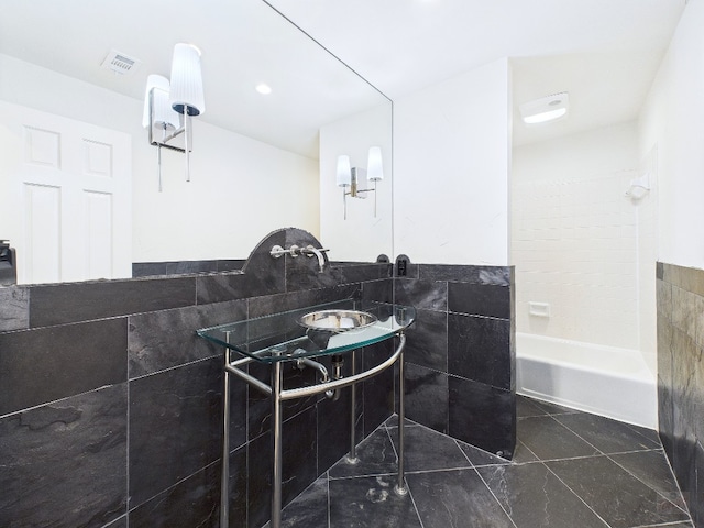 1501 Barton Springs Rd Unit 222, Austin, TX 78704 - bathroom featuring shower / bath combination