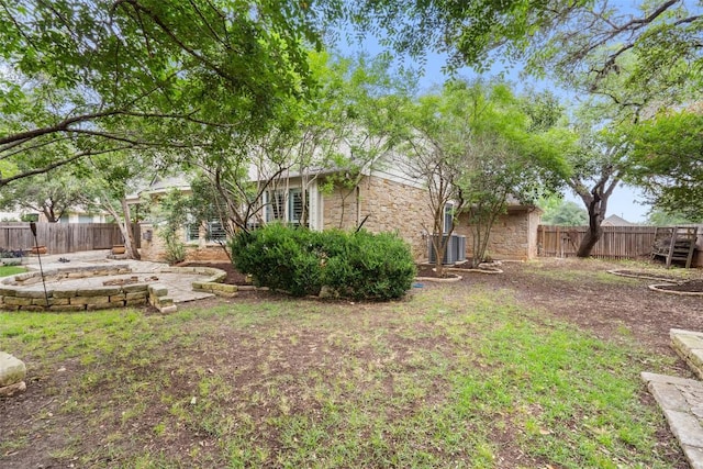908 Golden Palomino Ct, Austin, TX 78732 - fenced backyard featuring a patio area