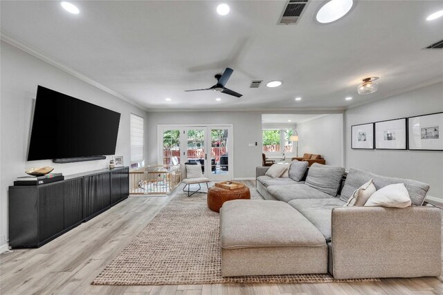 203 Sailors Run, Lakeway, TX 78734 - living room with crown molding, recessed lighting, a ceiling fan, and light wood finished floors