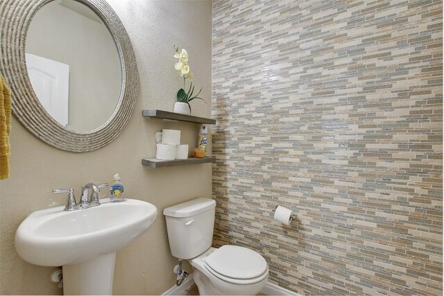 417 Epiphany Ln, Pflugerville, TX 78660 - bathroom with toilet and a sink