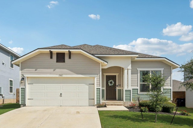 140 Syrah Ct, Leander, TX 78641 - traditional-style house with driveway, a front lawn, an attached garage, and roof with shingles