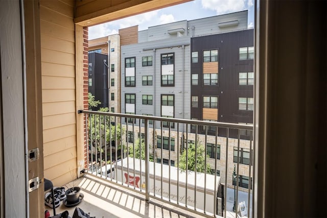910 W 25th St Unit 403, Austin, TX 78705 - view of balcony