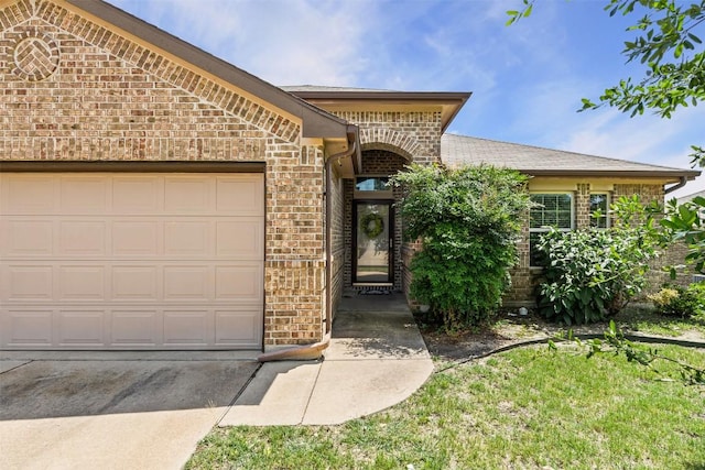 4019 Brookhaven Dr, Temple, TX 76504 - view of front facade featuring brick siding and an attached garage