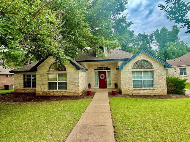1127 Robin Rd, Elgin, TX 78621 - photo 1