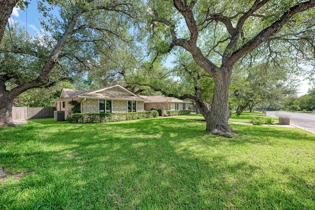 10507 Spicewood Pkwy, Austin, TX 78750 - ranch-style home featuring brick siding