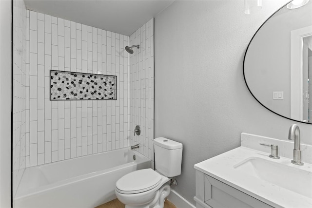 3907 Carmel Dr, Austin, TX 78721 - bathroom with vanity and bathing tub / shower combination