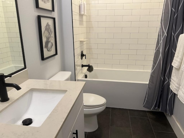 3101 Govalle Ave Unit 103, Austin, TX 78702 - bathroom featuring vanity, shower / bath combo, and tile patterned flooring