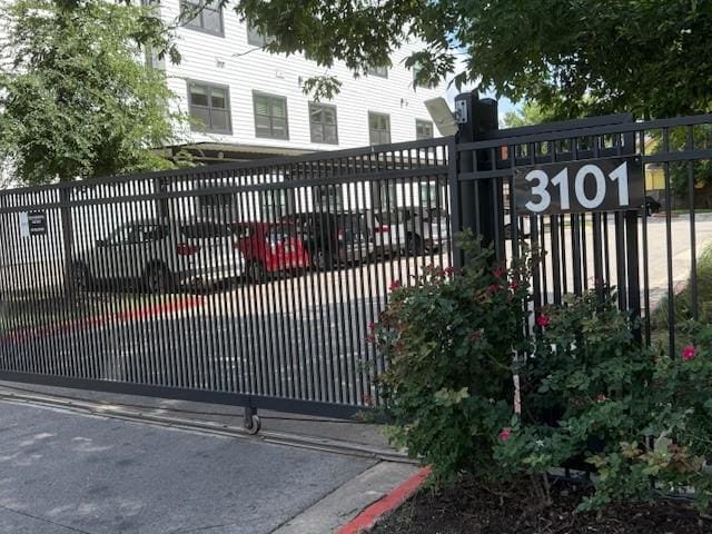 3101 Govalle Ave Unit 103, Austin, TX 78702 - view of gate
