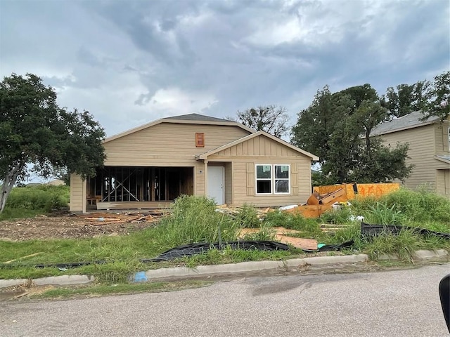 108 Fred Patrick Dr, Killeen, TX 76542 - view of front of house with board and batten siding