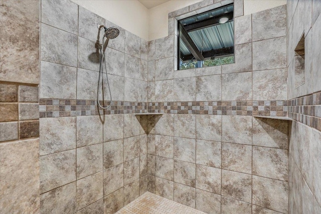 542 Stars And Stripes, Fischer, TX 78623 - full bath featuring tiled shower