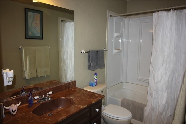 201 E Noton St Unit 105, Pflugerville, TX 78660 - bathroom with vanity and shower / bathtub combination with curtain