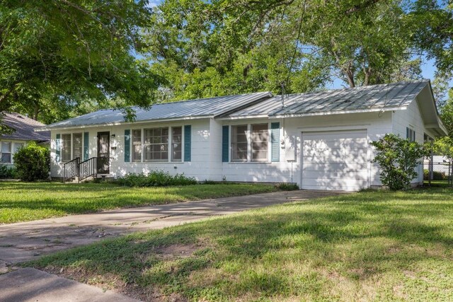 628 S Madison St, La Grange, TX 78945 - photo 3