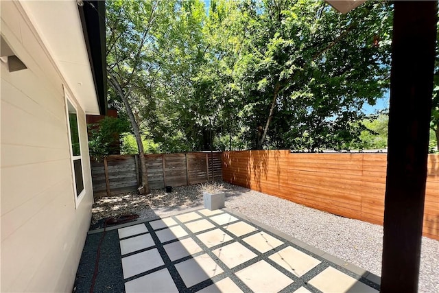 1126 Linden St Unit 2, Austin, TX 78702 - fenced backyard featuring a patio area