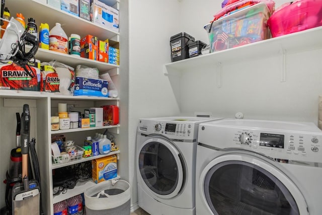 657 Bailey Park Dr, Jarrell, TX 76537 - laundry room featuring washer and clothes dryer