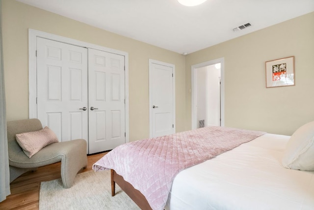 502 E 46th St, Austin, TX 78751 - bedroom featuring light wood-style flooring and a closet