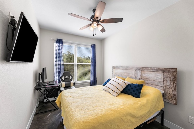 102 Moku Ct, Bastrop, TX 78602 - bedroom with baseboards and a ceiling fan