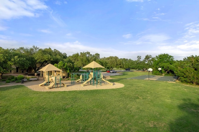 113 Swallowtail Dr, Austin, TX 78737 - communal playground with a lawn