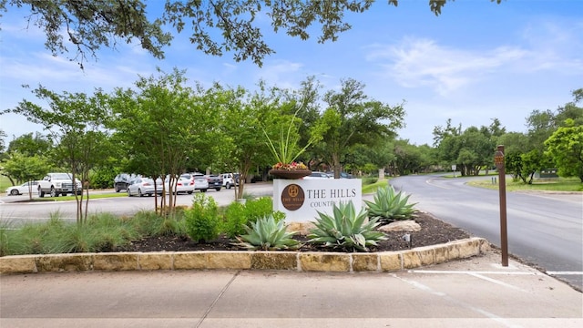25 Falling Oaks Trl, The Hills, TX 78738 - view of community sign