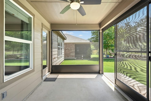 225 Hobby St, Georgetown, TX 78633 - unfurnished sunroom with ceiling fan
